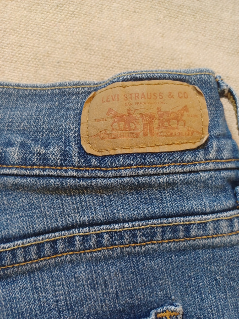 Levi's Denim Jean Shorts Women's Size 14 - Picture 5 of 10